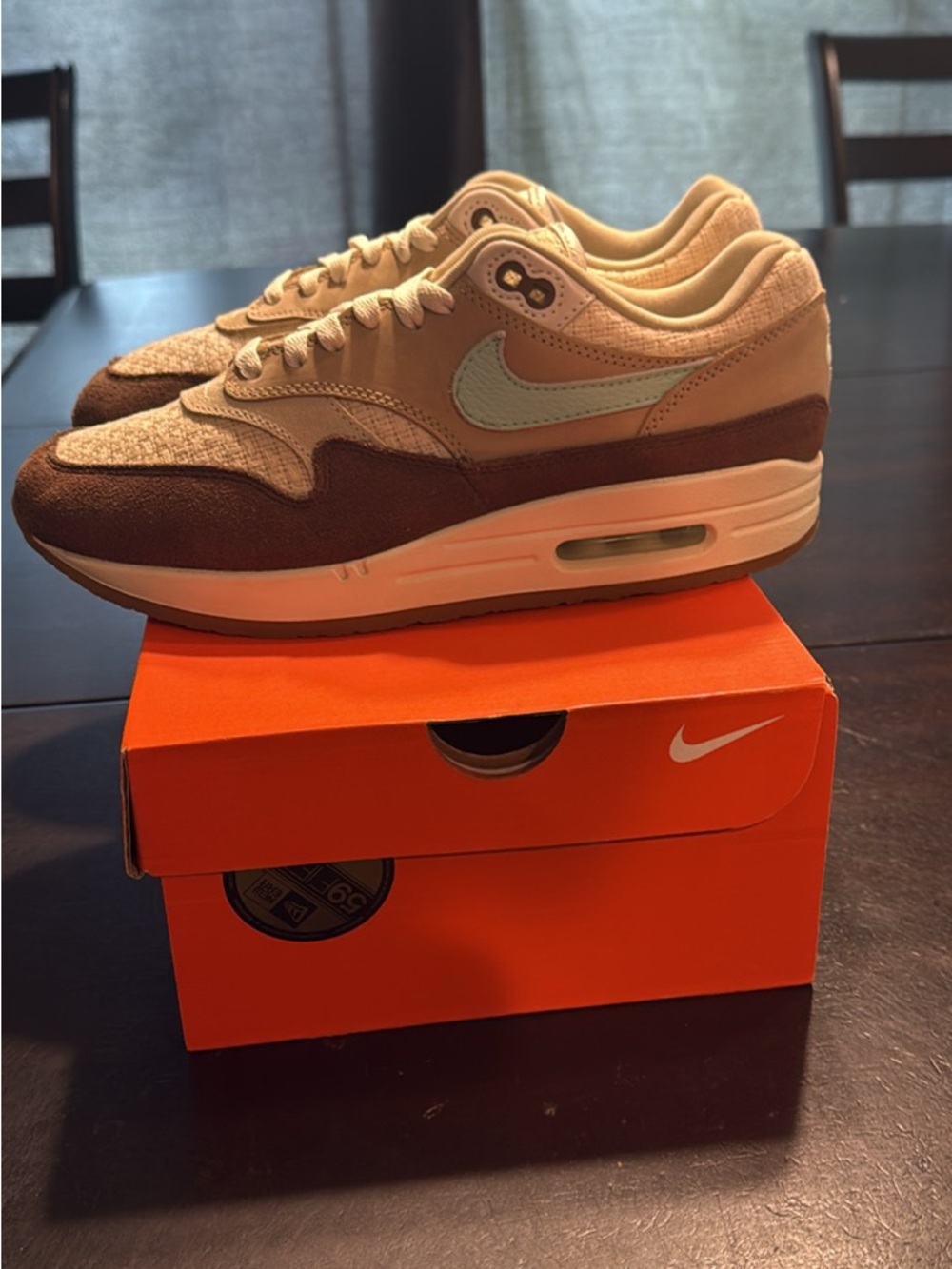 Brand new Nike Air Max 1 Retro Crepe Hemp size 8.5 men in a replacement box.